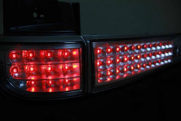 E51 エルグランドライダー後期 リフレクターLED : ledsuns
